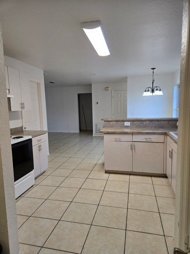 Photo - 76 Willow Rd