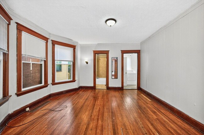 Photo - 225 Atkinson St