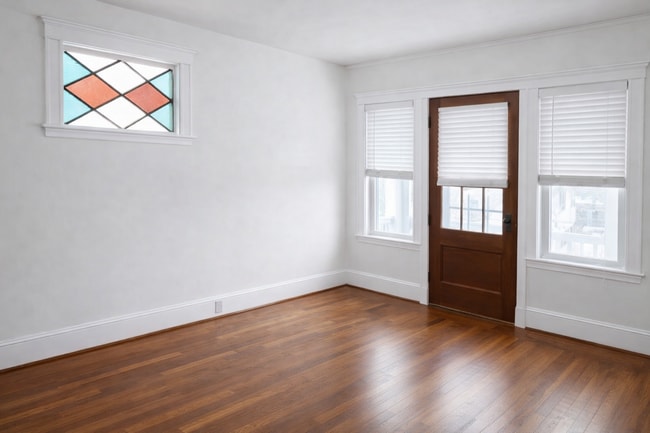 Sala de estar o dormitorio 3 - 748 Belmont St Unidad 2