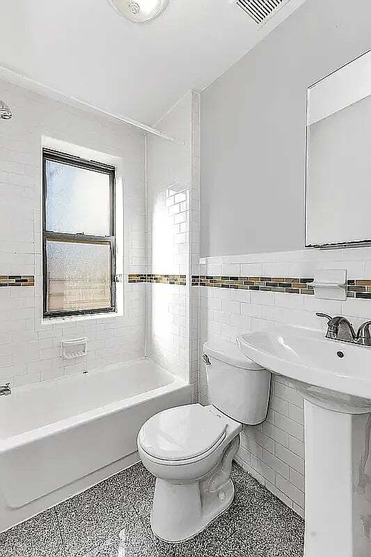Photo - 101 Delancey St Unit 4