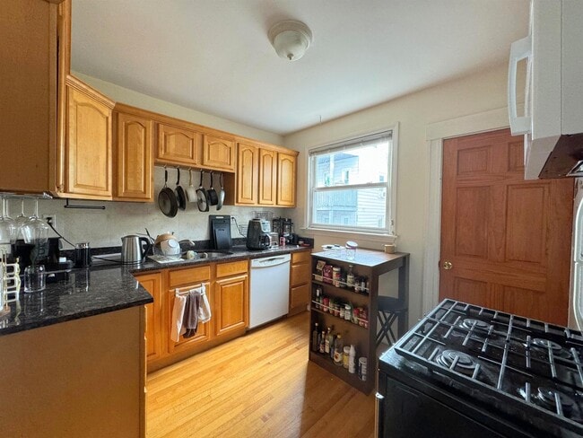 Photo - 33 Magnus Ave Unit 3