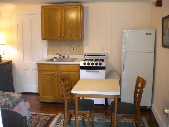Photo - 237 Chamberlain Hwy Apartments Unit 2F