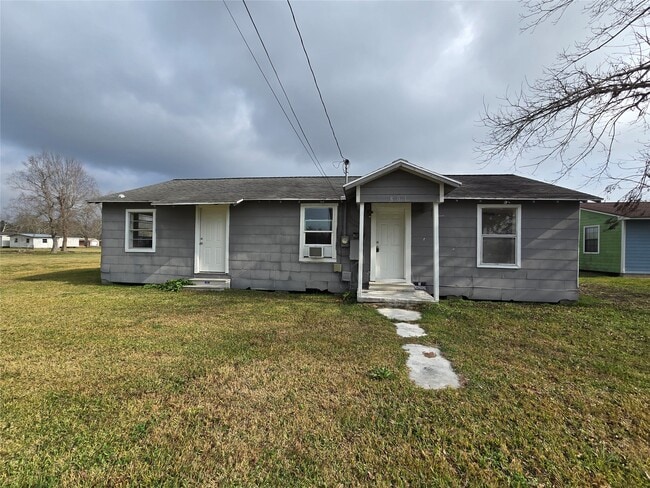 Building Photo - 801 Collins St