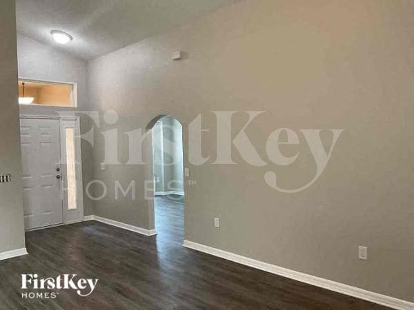 Photo - 242 Lady Diana Dr