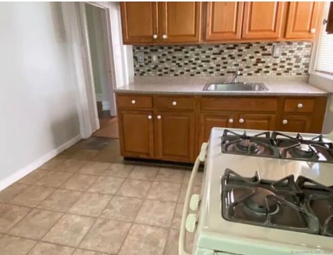Photo - 380 Bond St