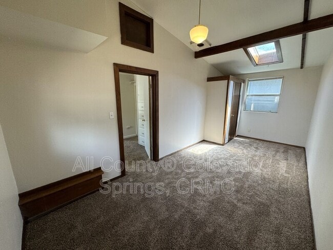 Photo - 215 E Dale St