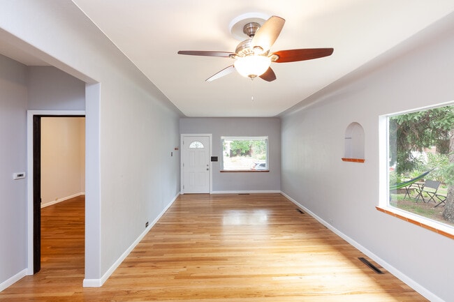 Photo - 4033 Meade St