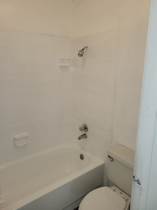 Photo - 7200 W T C Jester Blvd Unidad 2402