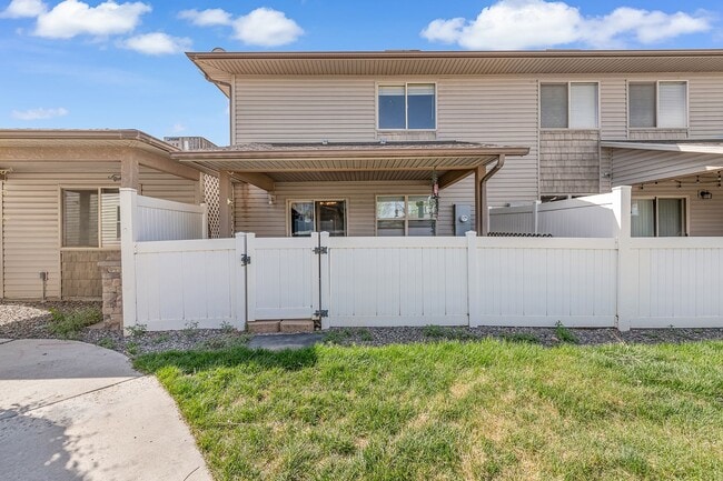 Photo - Spacious Multi-Level Townhome in Brookwillow