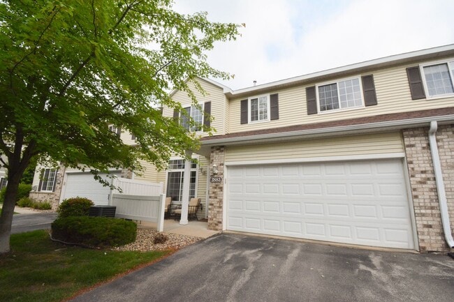 Stunningly Update 2 bed 1.5 bath Townhome ... - Stunningly Update 2 bed 1.5 bath Townhome ...