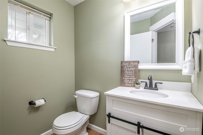 Photo - Large 3 bedroom pet friendly home at a gre...