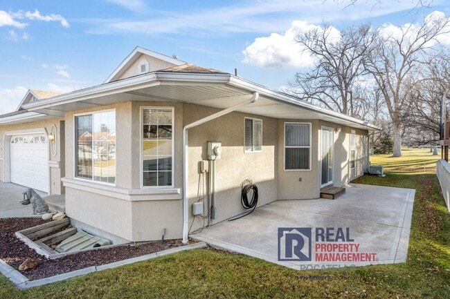 Photo - 4 bedroom 3 bathroom - 2 car garage -This is a must see home!