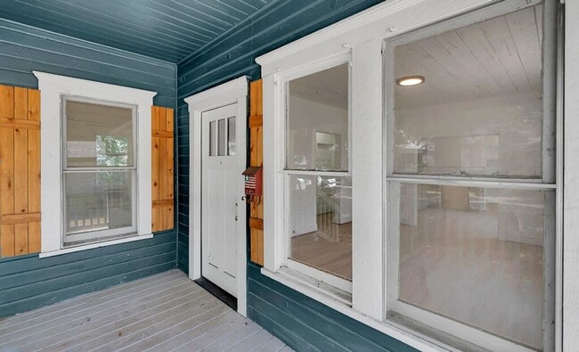 Photo - 909 N 10th St