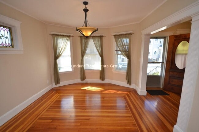 Photo - 11 Fairfield St Unit #1