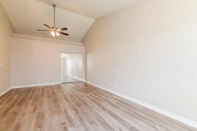 Photo - 827 Harbor Beach Ct
