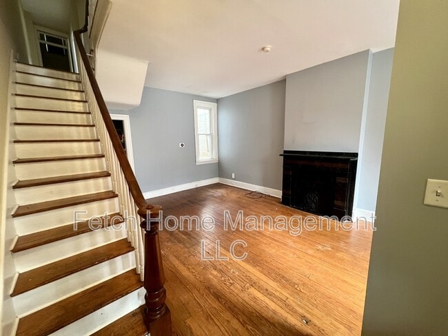 Photo - 533 W Walnut St