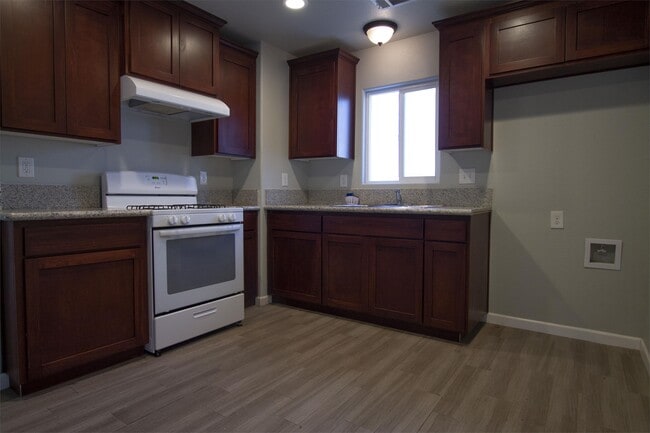 Photo - 245 W San Joaquin Ave