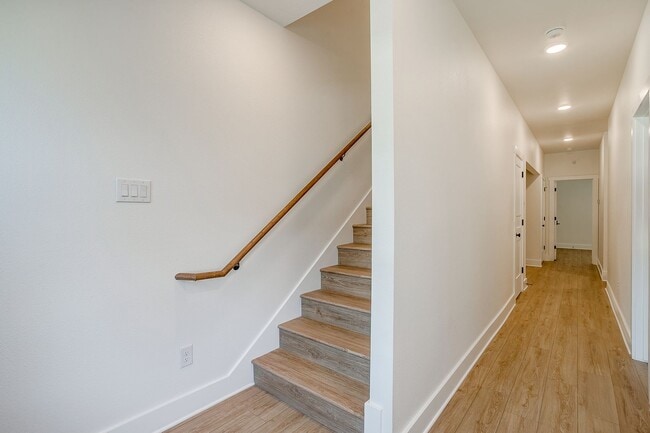 Photo - 2335 Benbrook Blvd Unit Full
