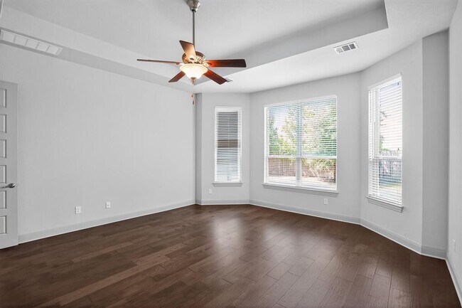 Photo - 21404 Hines Ln