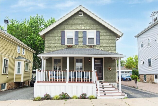 32 Hammond St