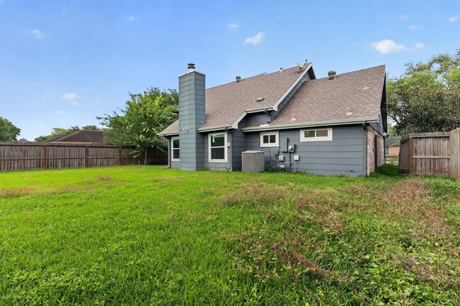 Photo - 417 W Hillary Cir