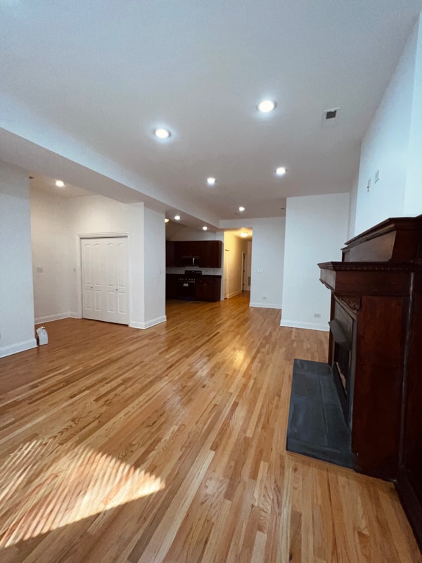 Photo - 5172 S Michigan Ave Unidad 1