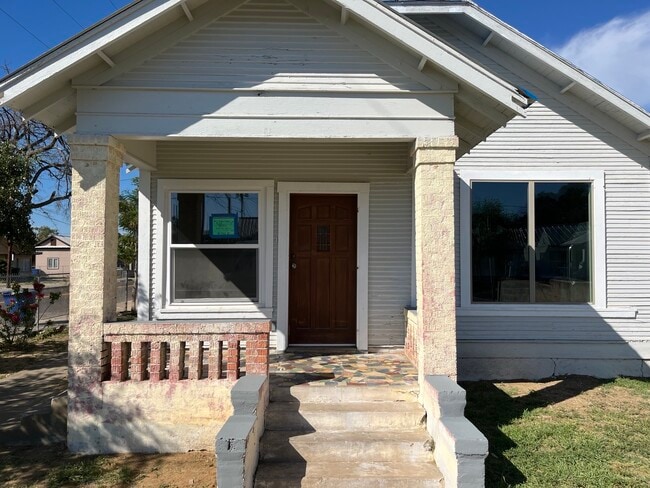 Photo - 402 Corpus Christi St