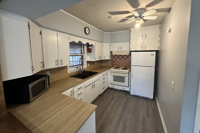 Photo - 2 - Bedroom House Near Ames High School