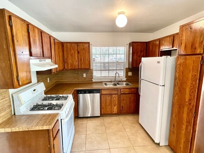 Photo - Cute Two Bedroom Duplex in Great Location!