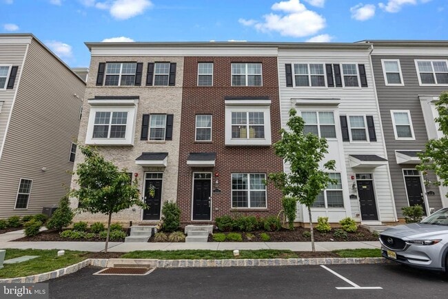 Photo - 108 Annapolis St Townhome