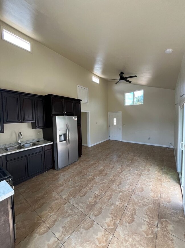 Photo - 66 E McFarlane Dr Unidad Upstairs