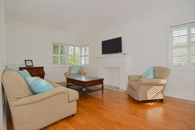 Photo - 1341 Meridian Ave Unit 206