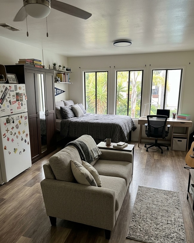 Building Photo - 547 Gayley Ave