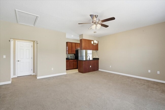 Photo - 290 Westlawn Dr