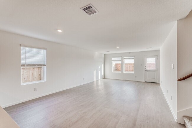 Photo - 472 San Miguel Crk Dr