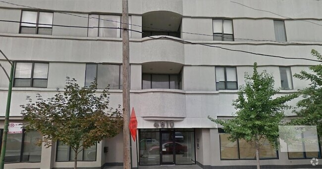 Building Photo - 4810 N Lavergne Ave Unit PENTHOUSE