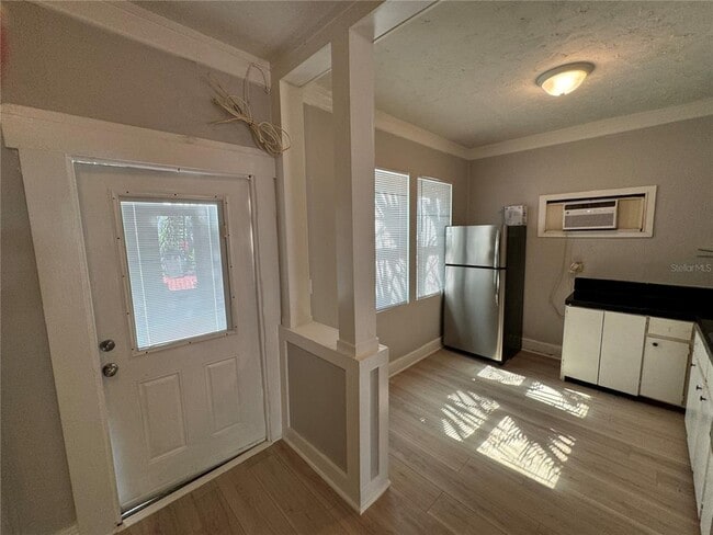 Photo - 7306 Earlwood Ave