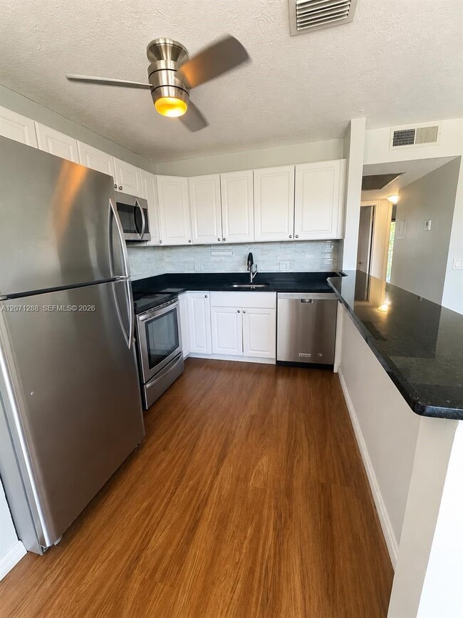 Photo - 13450 SW 3rd St Unidad 404D
