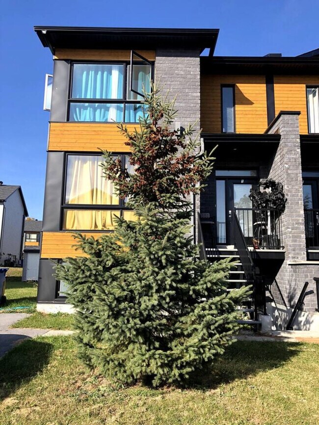 Photo - 237 Rue du Pirée Unit ID1340599P