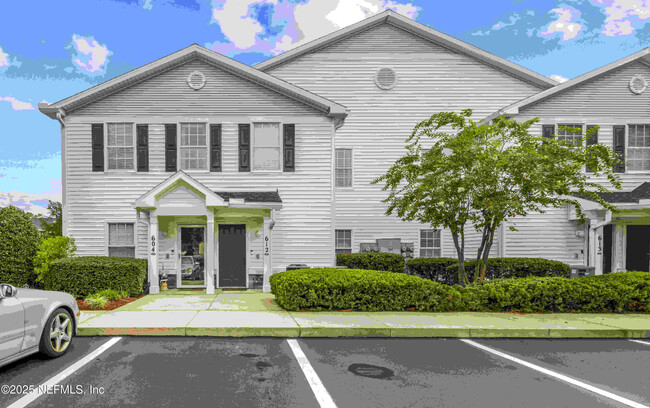 Photo - 575 Oakleaf Plantation Pkwy Townhome