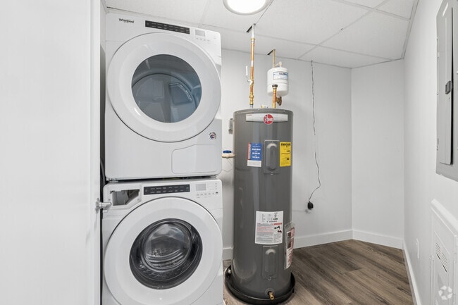 2BR, 2BA - 1,114SF - Laundry Room