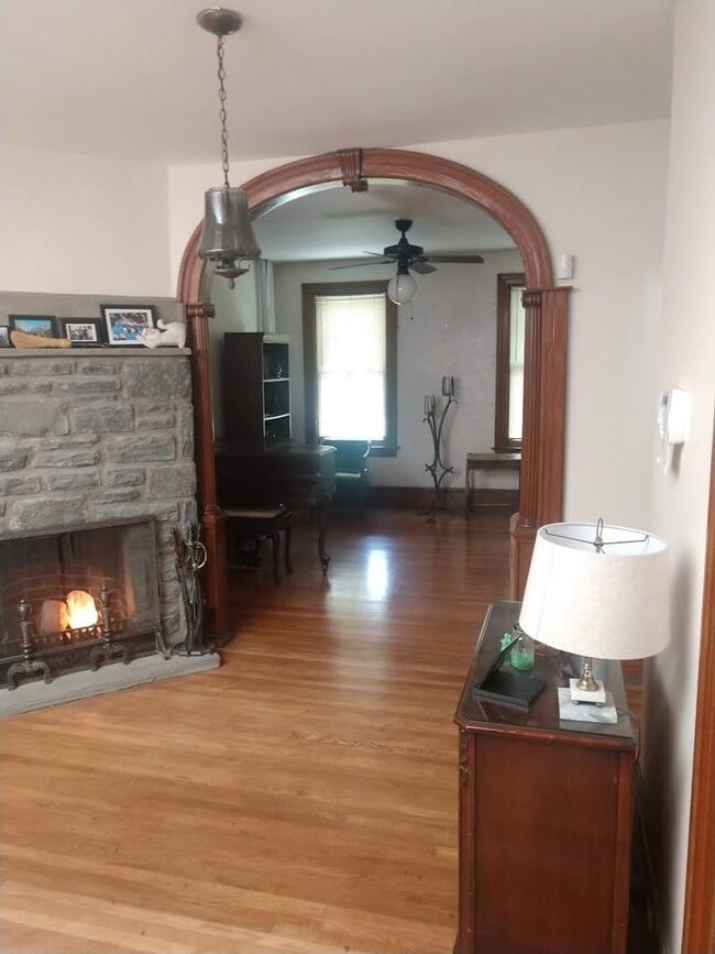 Photo - 226 N 65th St