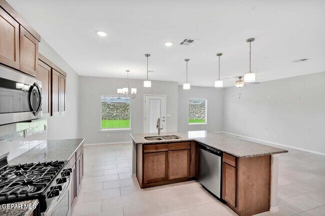 Photo - 12661 Kingsbury Ave