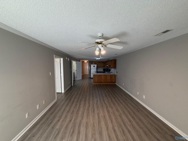 Photo - 2405 Halifax Pl SW