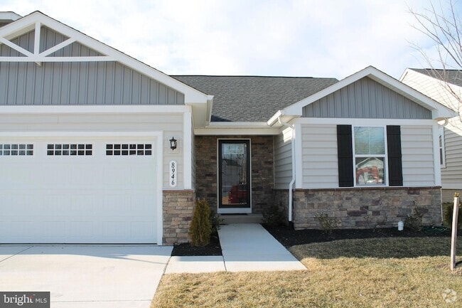 Building Photo - 8946 Penrith Dr Rental