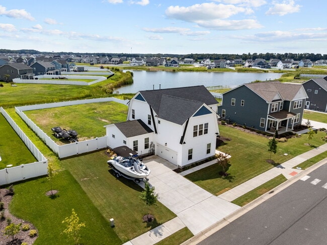 Photo - 105 Farmridge Wy