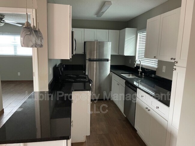 Photo - 1616 Monroe Ave