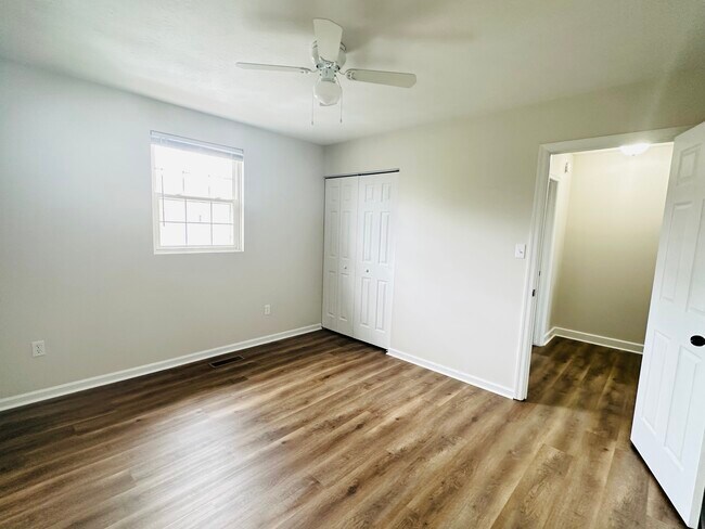 Photo - Ivy Ridge Apartments 130-138 Unit 136