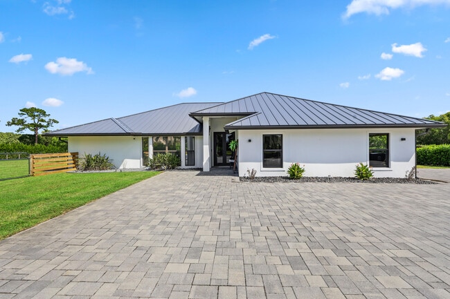 Building Photo - 14704 Black Bear Rd