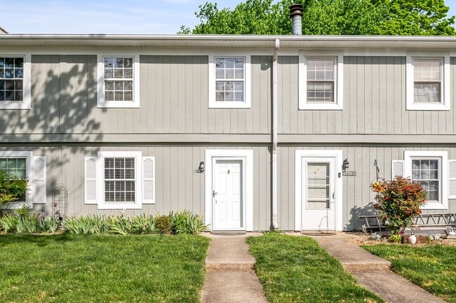 Building Photo - Updated 2-bedroom, 2.5-bath property Greensboro!